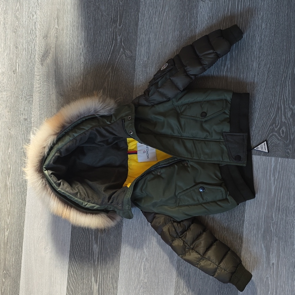 Moncler Unisex Kids Coat, 5 years old 112 cm